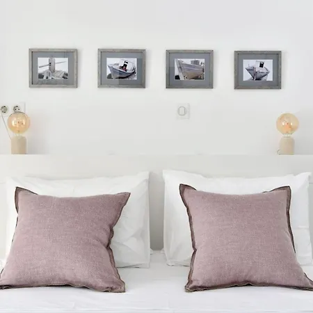Luxury Ianthe Striking Beauty 4 Bedrooms Glisidia Villa *