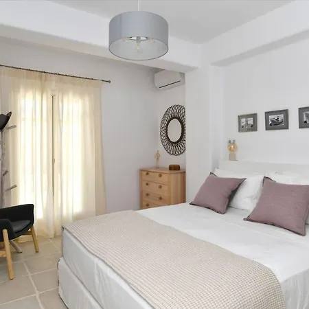 Luxury Ianthe Striking Beauty 4 Bedrooms Glisidia