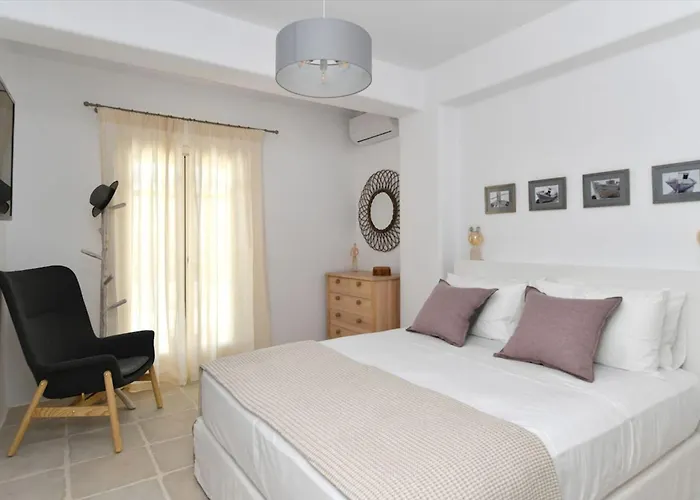 Luxury Paros Ianthe Striking Beauty 4 Bedrooms Pounda